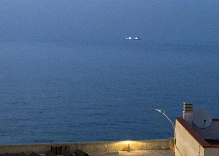 Tra Cielo E Mare Polignano a Mare